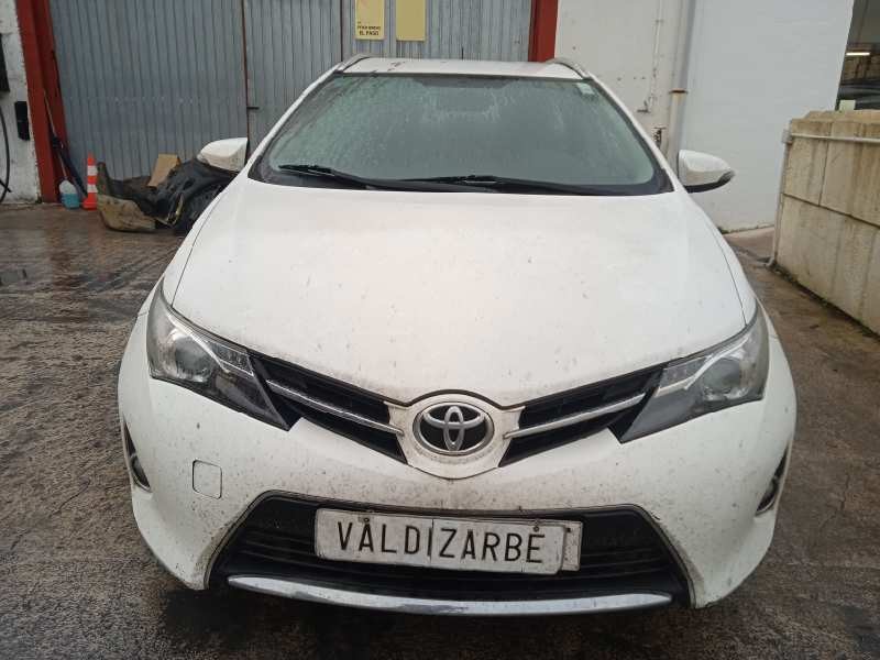 toyota auris touring sports (e18) del año 2014