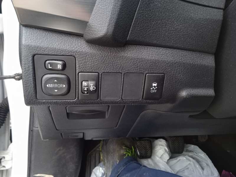 toyota auris touring sports (e18) del año 2014