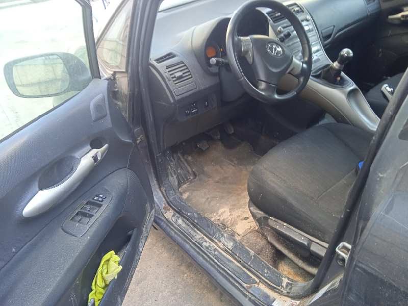 toyota auris del año 2007