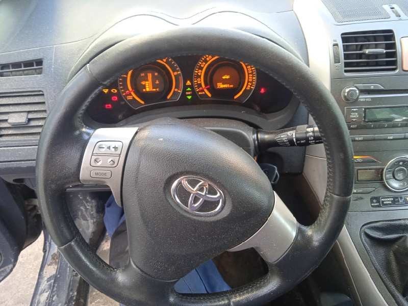 toyota auris del año 2007