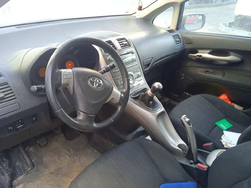 toyota auris del año 2007