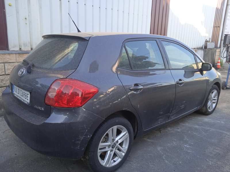 toyota auris del año 2007