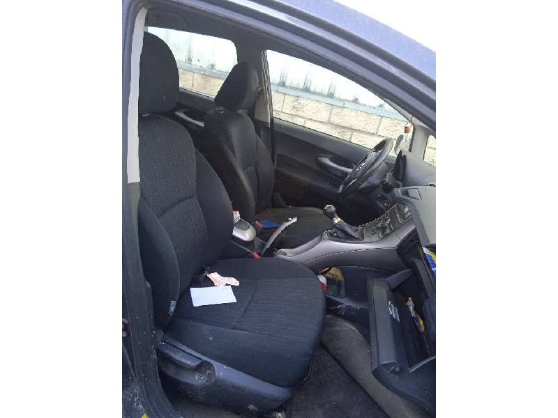 toyota auris del año 2007