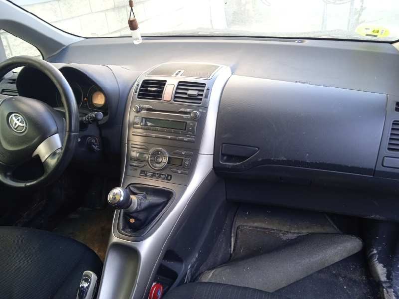 toyota auris del año 2007