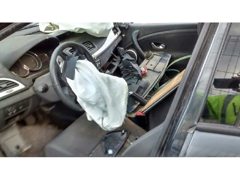 renault megane iii berlina 5 p del año 2010