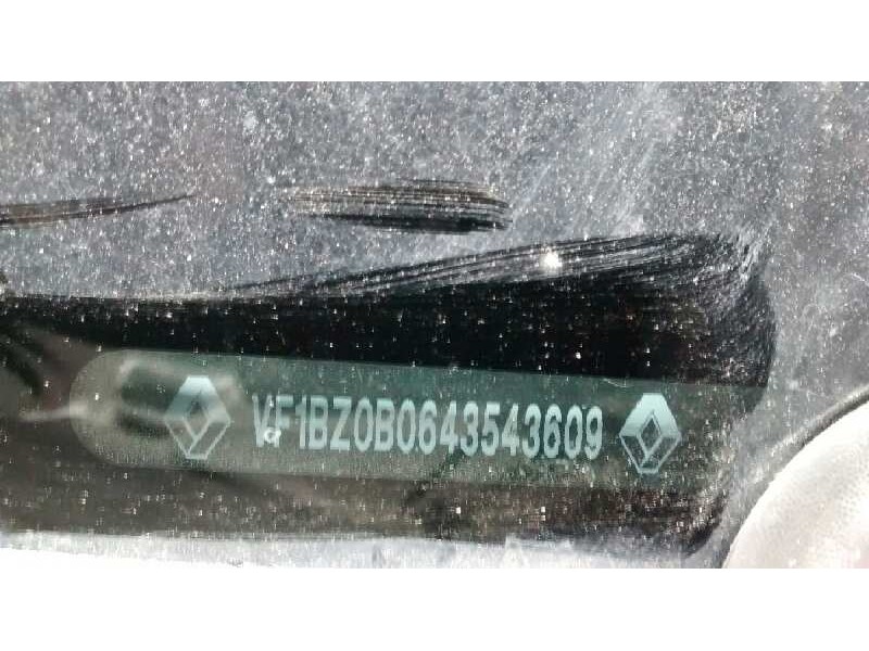 renault megane iii berlina 5 p del año 2010