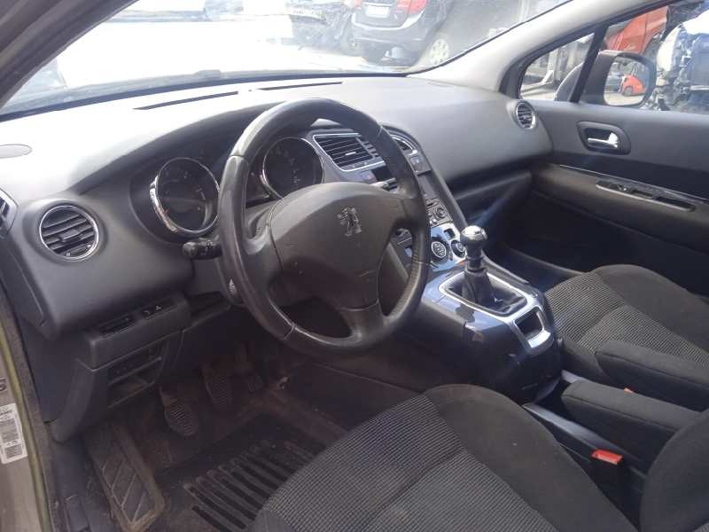 peugeot 5008 del año 2011