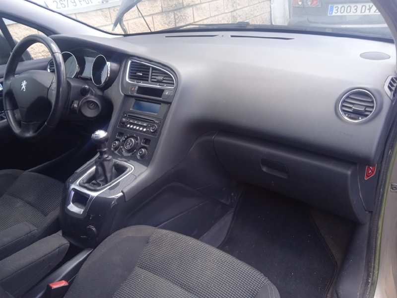 peugeot 5008 del año 2011