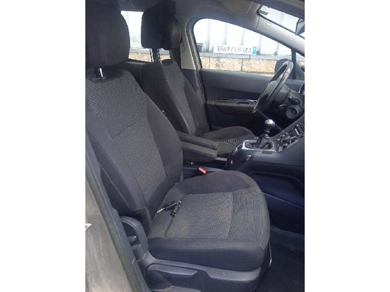 peugeot 5008 del año 2011