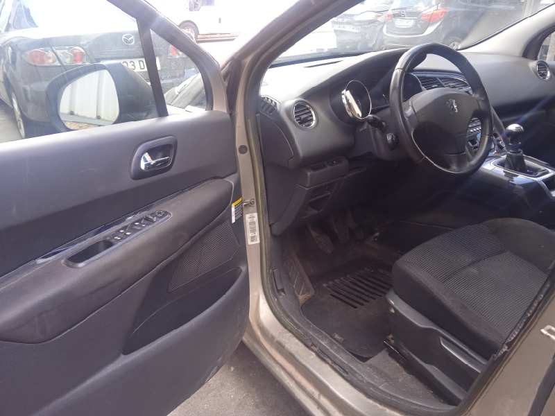 peugeot 5008 del año 2011