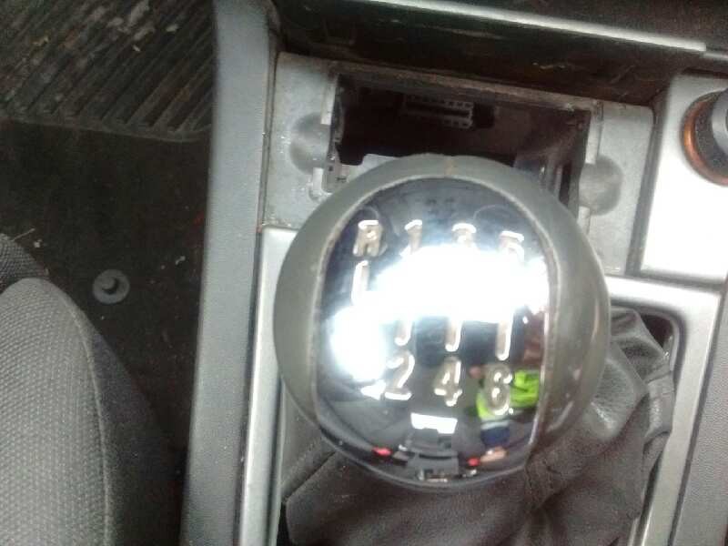 opel vectra c berlina del año 2004