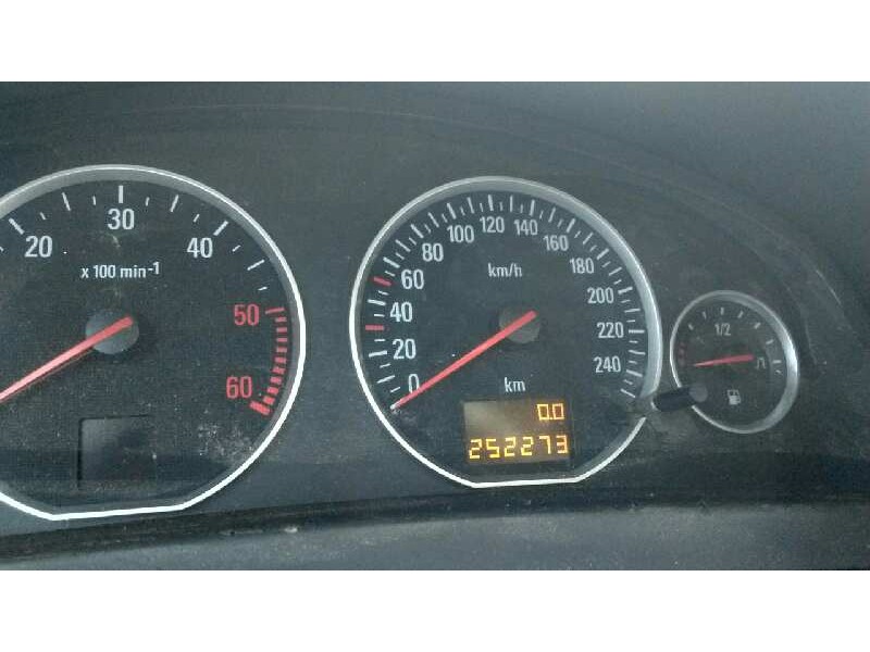 opel vectra c berlina del año 2004