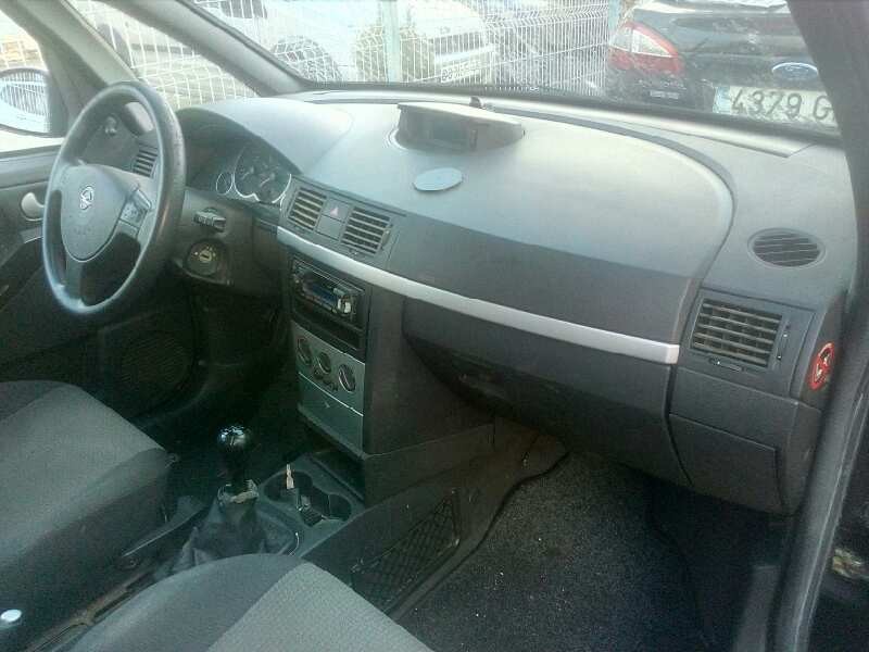 opel meriva del año 2004