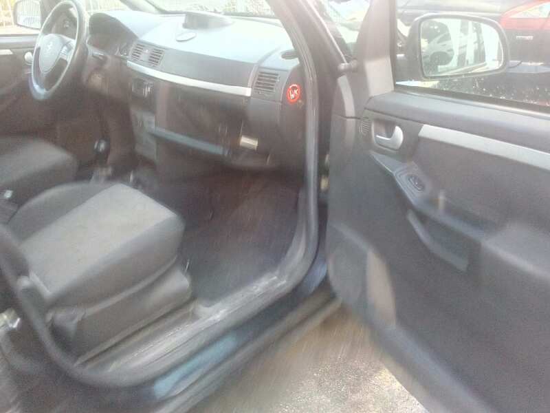 opel meriva del año 2004