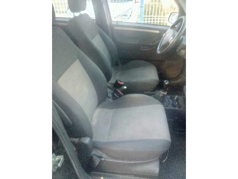 opel meriva del año 2004