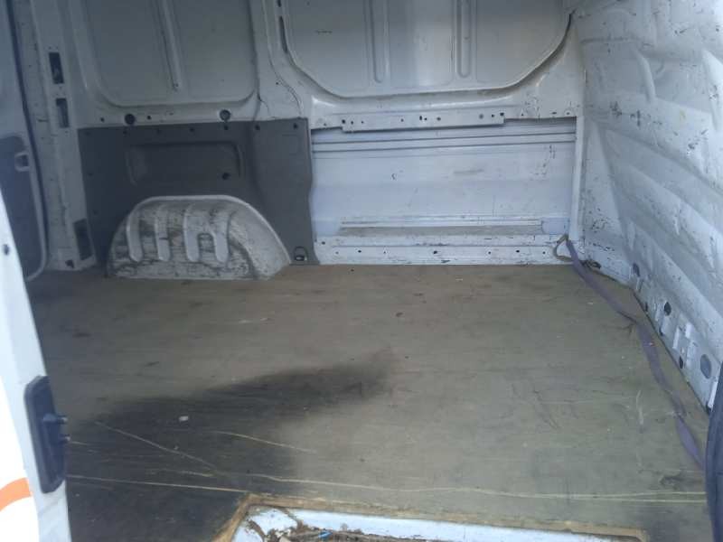 nissan primastar (x83) del año 2005