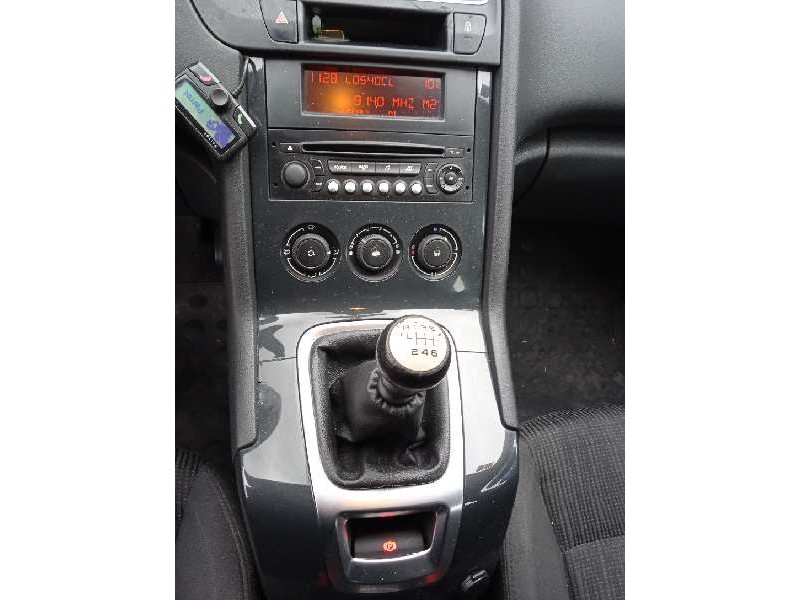 peugeot 5008 del año 2013