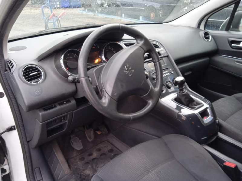 peugeot 5008 del año 2013