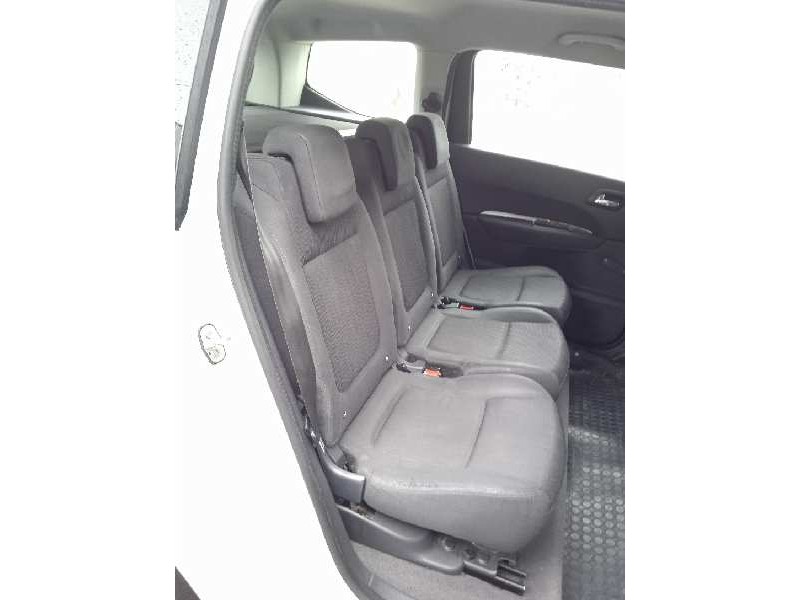 peugeot 5008 del año 2013