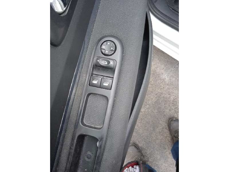 peugeot 5008 del año 2013