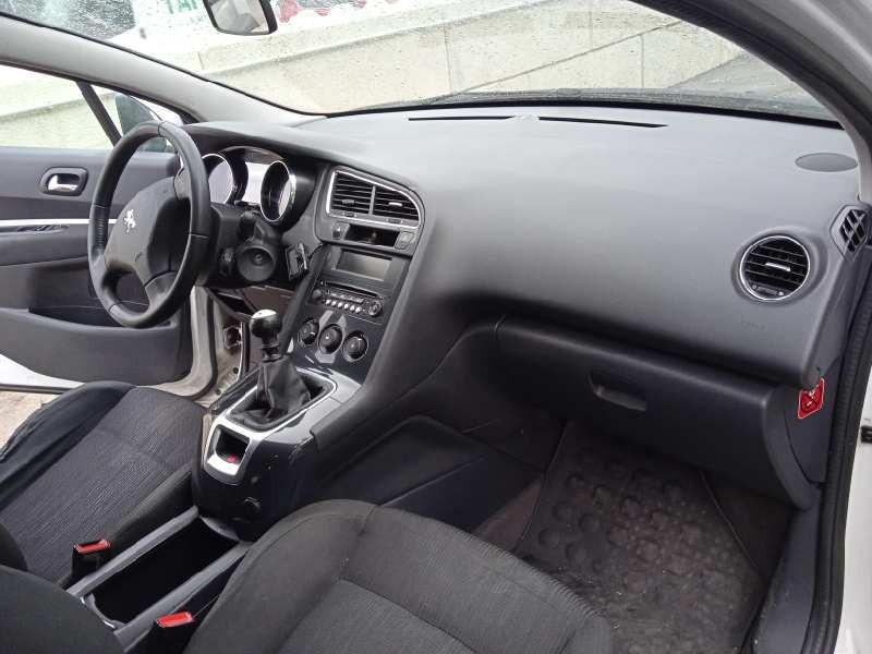 peugeot 5008 del año 2013