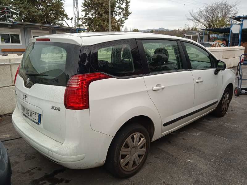 peugeot 5008 del año 2013