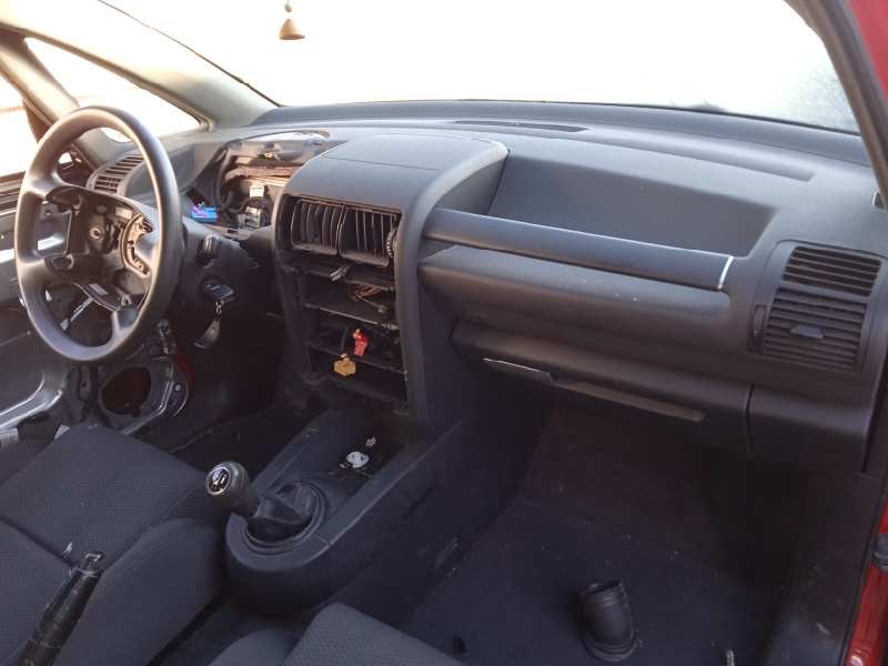 audi a2 (8z) del año 2003