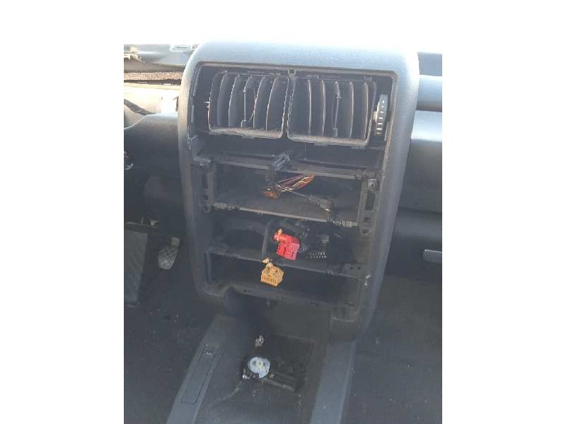 audi a2 (8z) del año 2003