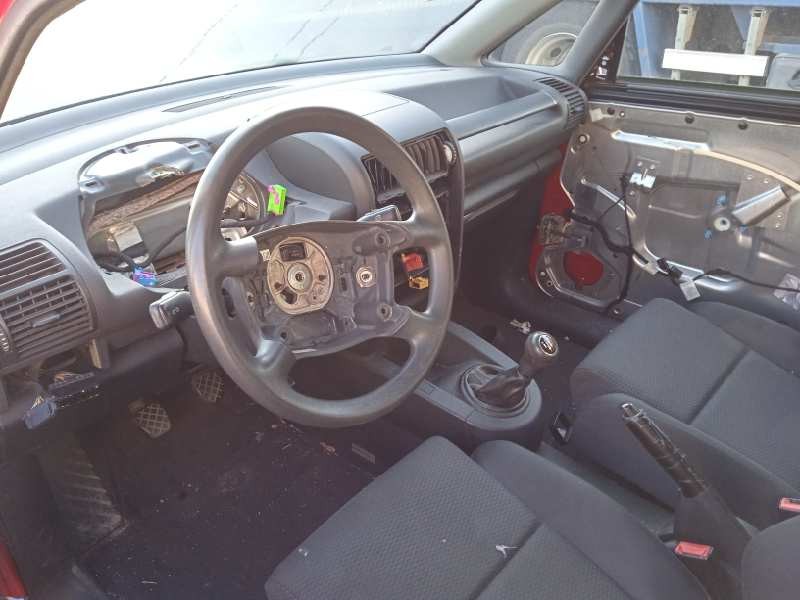 audi a2 (8z) del año 2003