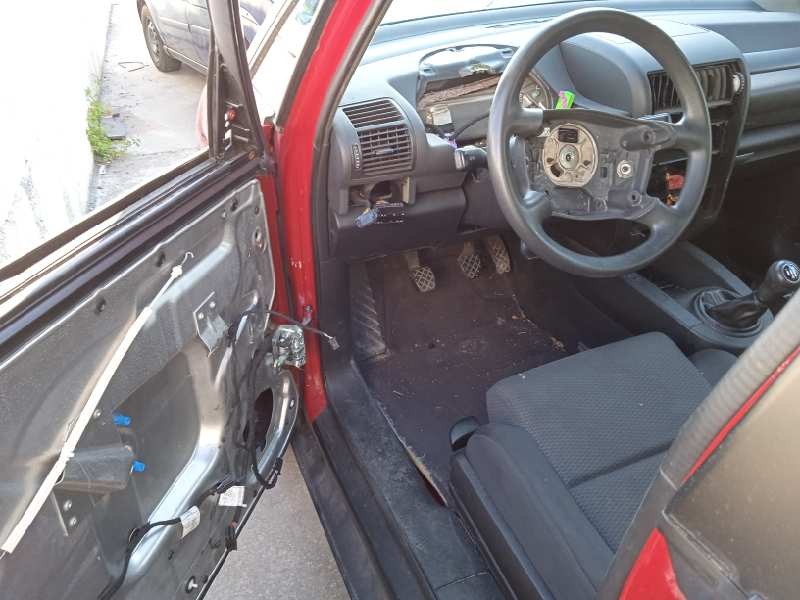 audi a2 (8z) del año 2003