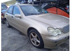 mercedes-benz clase c (w203) berlina del año 2001