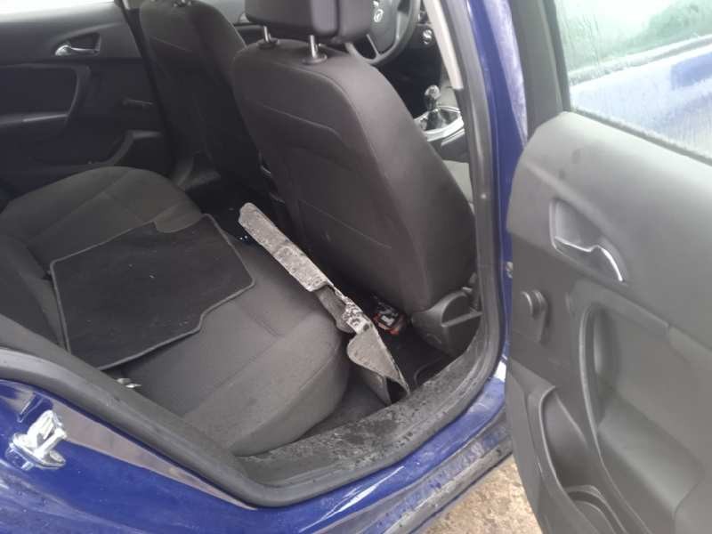 opel insignia berlina del año 2010