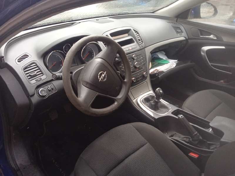 opel insignia berlina del año 2010