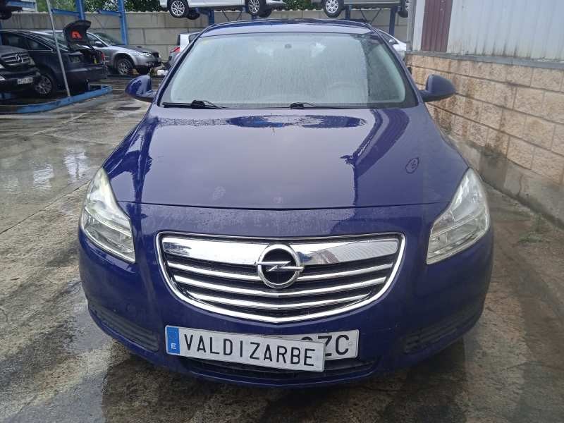 opel insignia berlina del año 2010