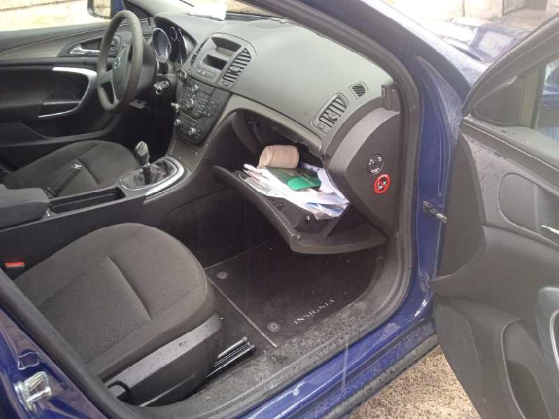 opel insignia berlina del año 2010