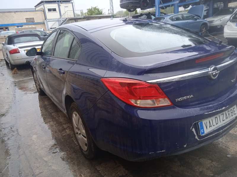opel insignia berlina del año 2010