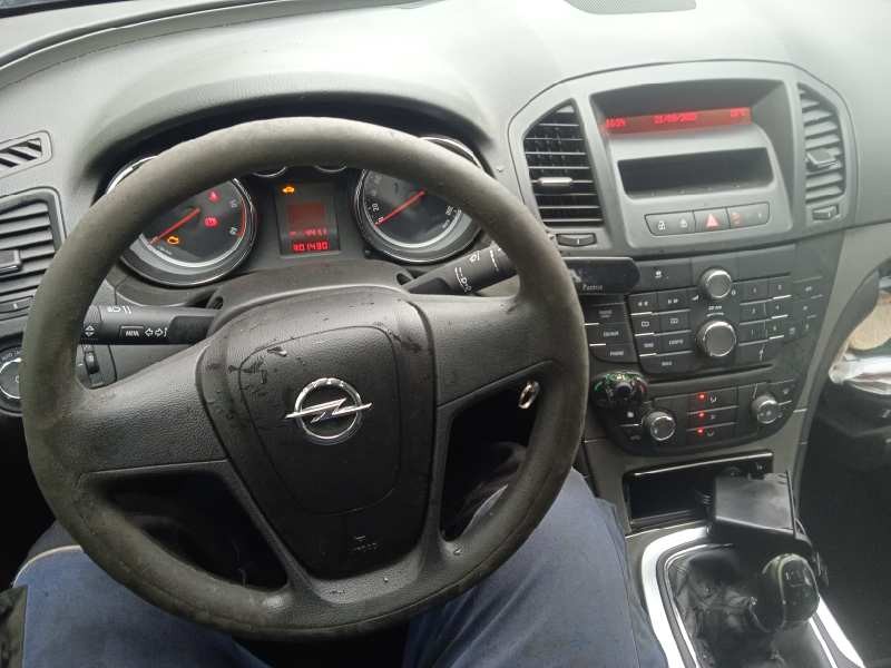 opel insignia berlina del año 2010