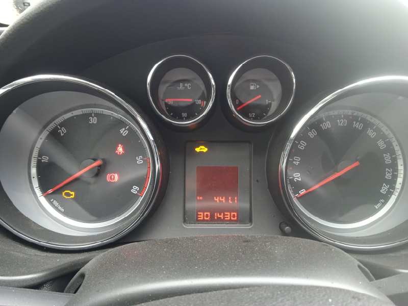 opel insignia berlina del año 2010