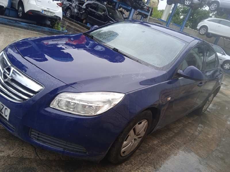 opel insignia berlina del año 2010