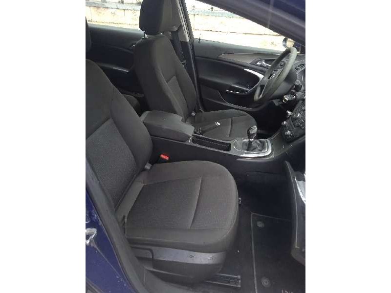 opel insignia berlina del año 2010