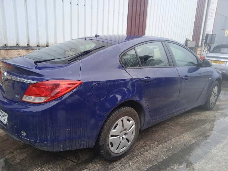 opel insignia berlina del año 2010