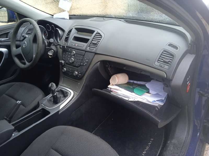 opel insignia berlina del año 2010