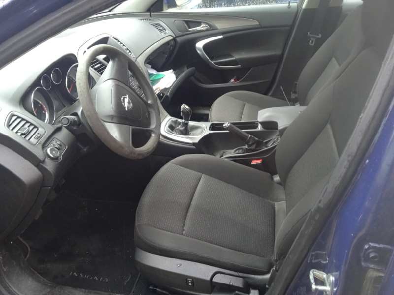 opel insignia berlina del año 2010