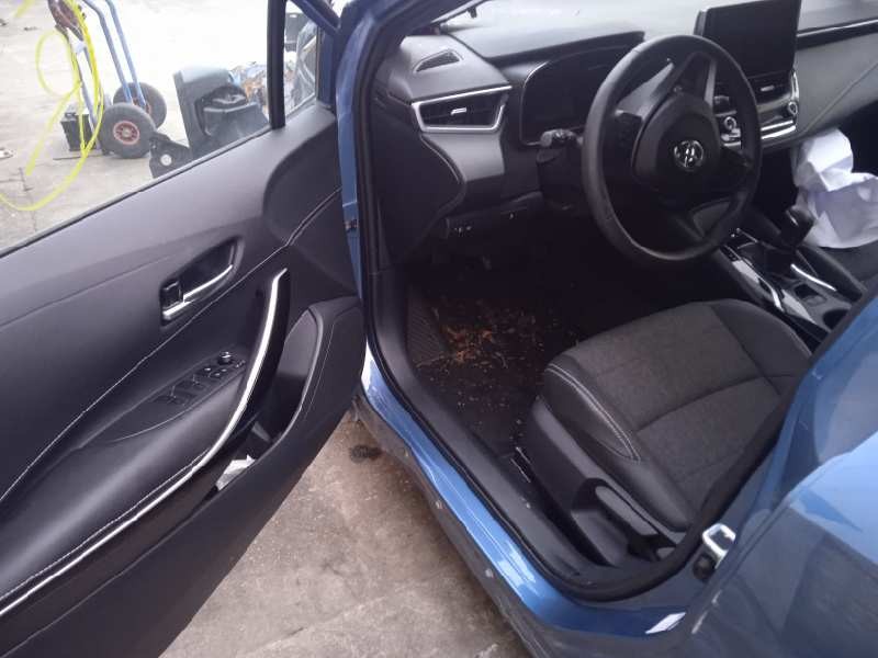 toyota corolla (e21) del año 2022