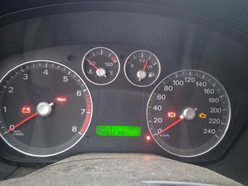 ford focus berlina (cap) del año 2007