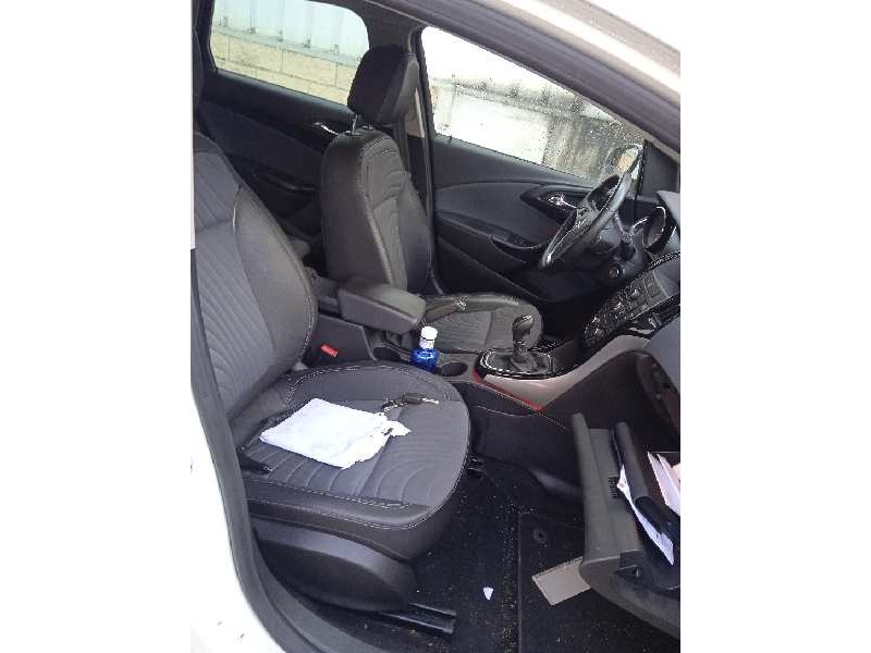 opel astra j sports tourer del año 2015