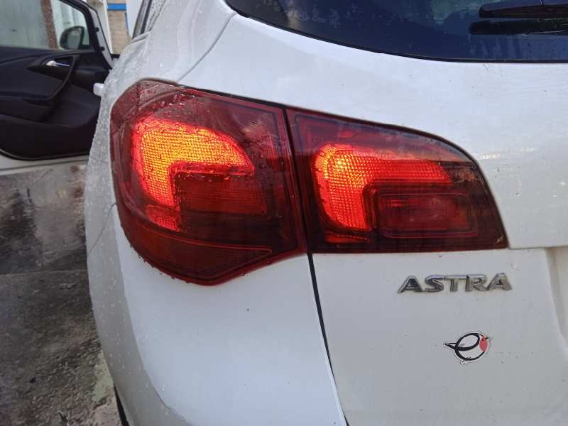 opel astra j sports tourer del año 2015