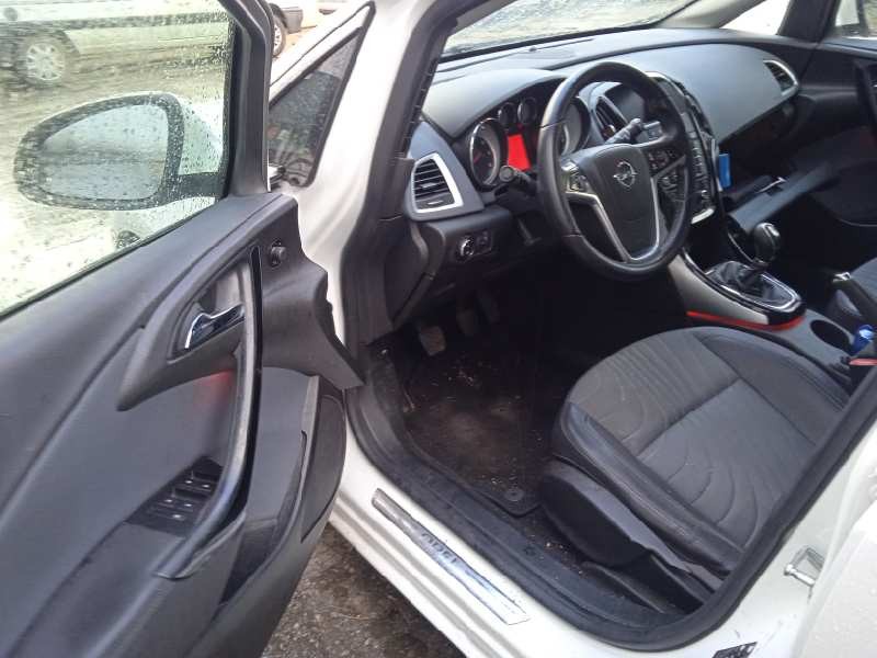 opel astra j sports tourer del año 2015