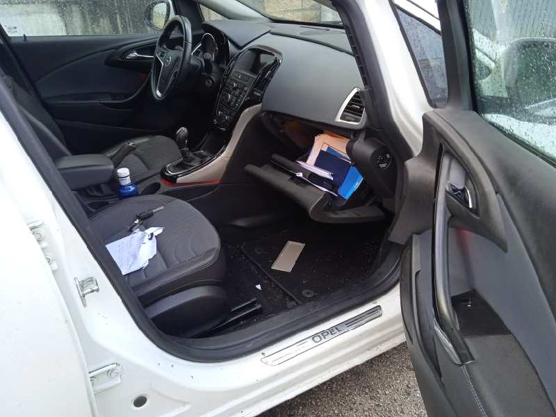 opel astra j sports tourer del año 2015