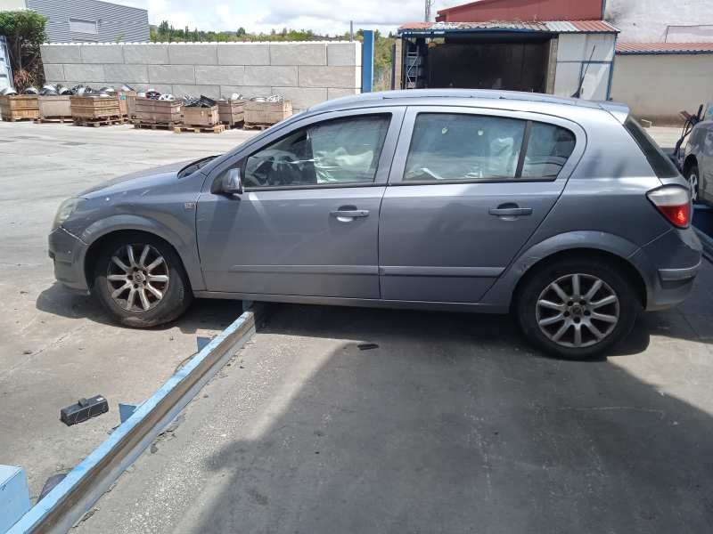 opel astra h berlina del año 2006